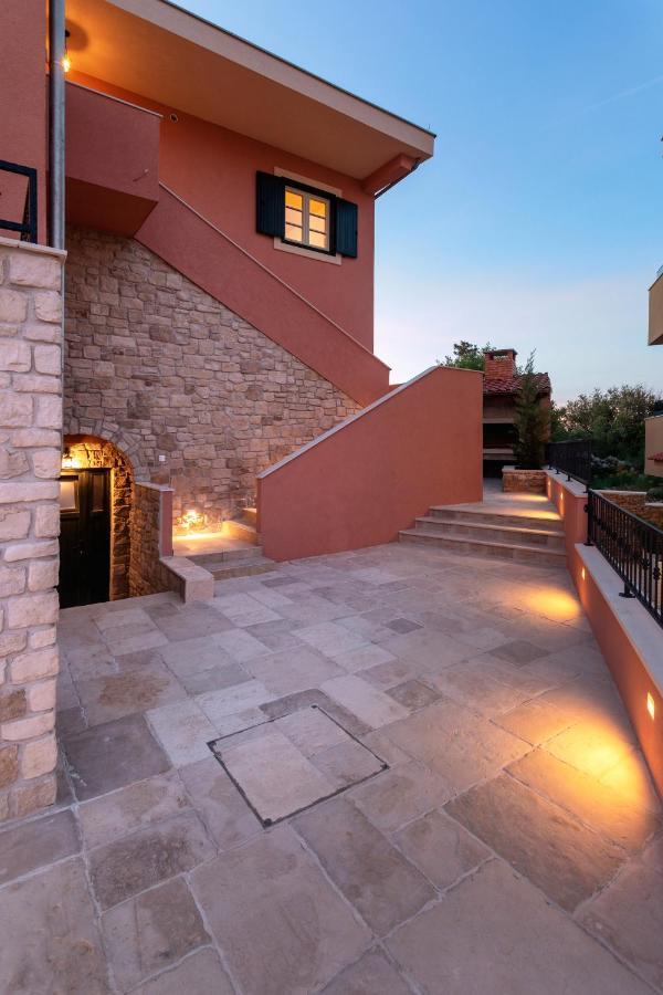 Lovro Luxury Apartment With Jacuzzi And Terrace Sea View Sali Extérieur photo