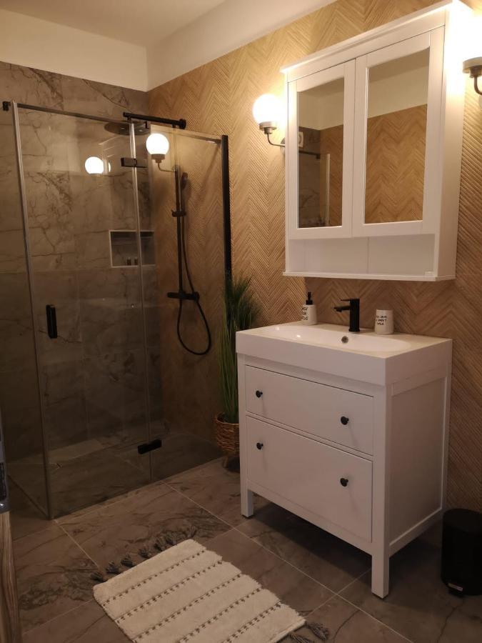 Lovro Luxury Apartment With Jacuzzi And Terrace Sea View Sali Extérieur photo