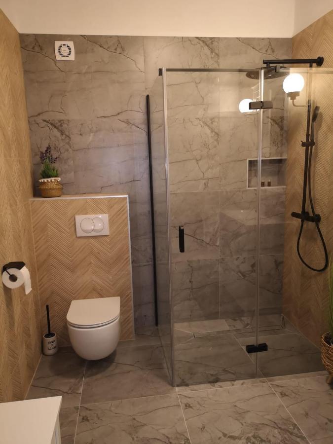 Lovro Luxury Apartment With Jacuzzi And Terrace Sea View Sali Extérieur photo
