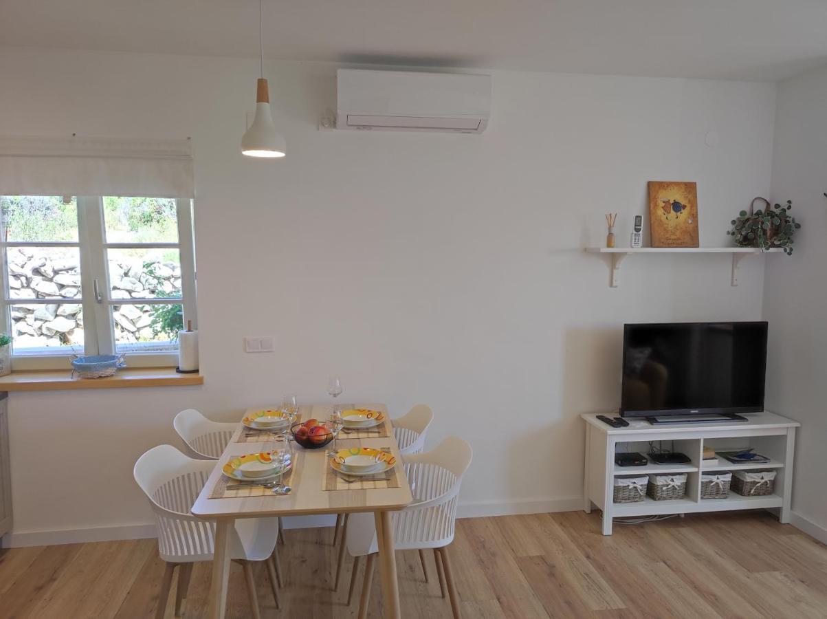 Lovro Luxury Apartment With Jacuzzi And Terrace Sea View Sali Extérieur photo
